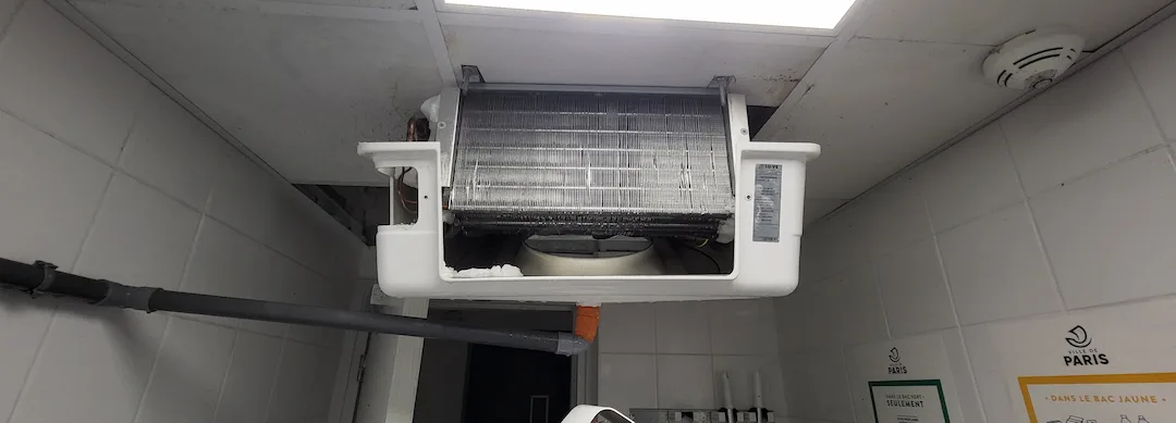 Ventilateur de climatisation bloqué par la glace