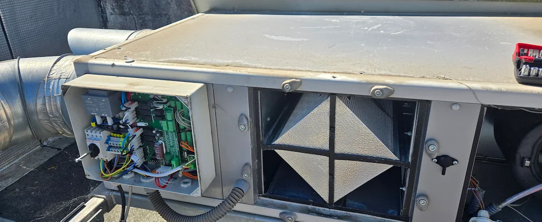 CTA ouverte contrôle carte électronique filtration ventilation CVC