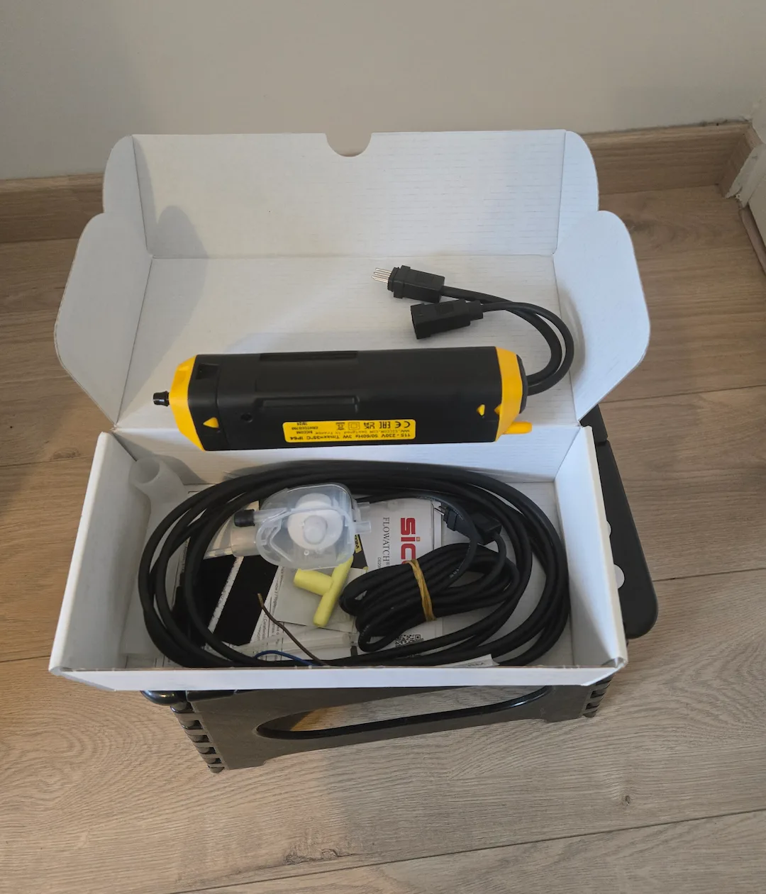 Remplacement pompe condensats SICCOM DT20 climatisation bureau avocat