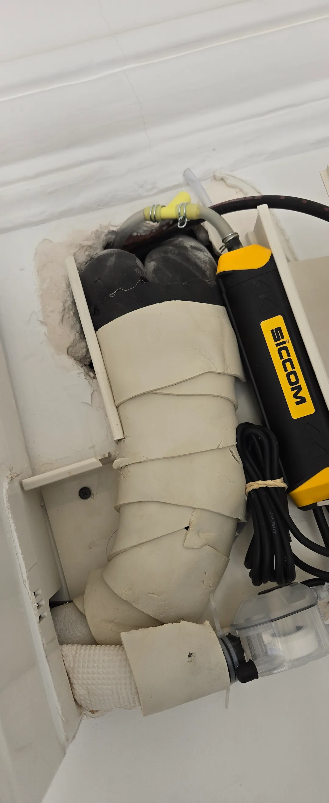 Pose pompe condensats SICCOM DT20 silencieuse climatisation