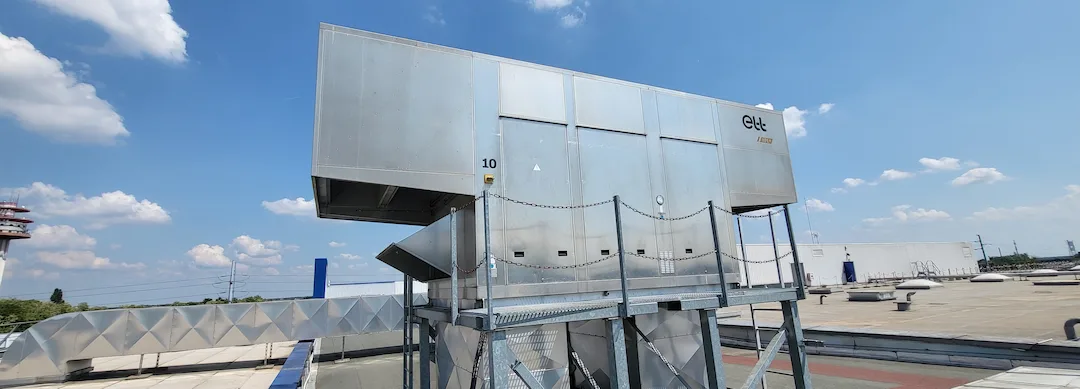 Maintenance rooftop CVC sur toiture d'un bâtiment professionnel en Île-de-France